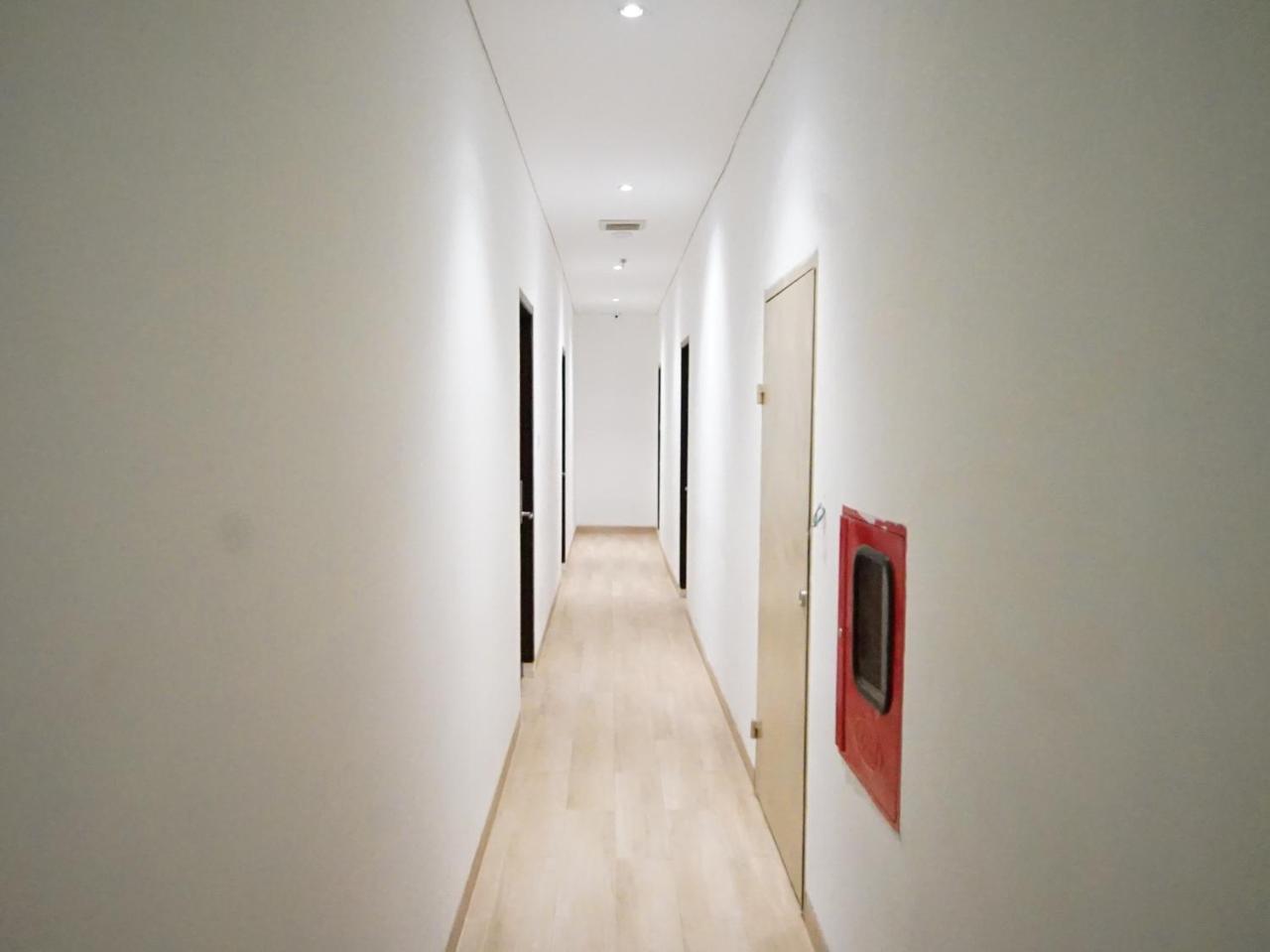 Oyo 344 Kr Hotel Palembang Exterior photo