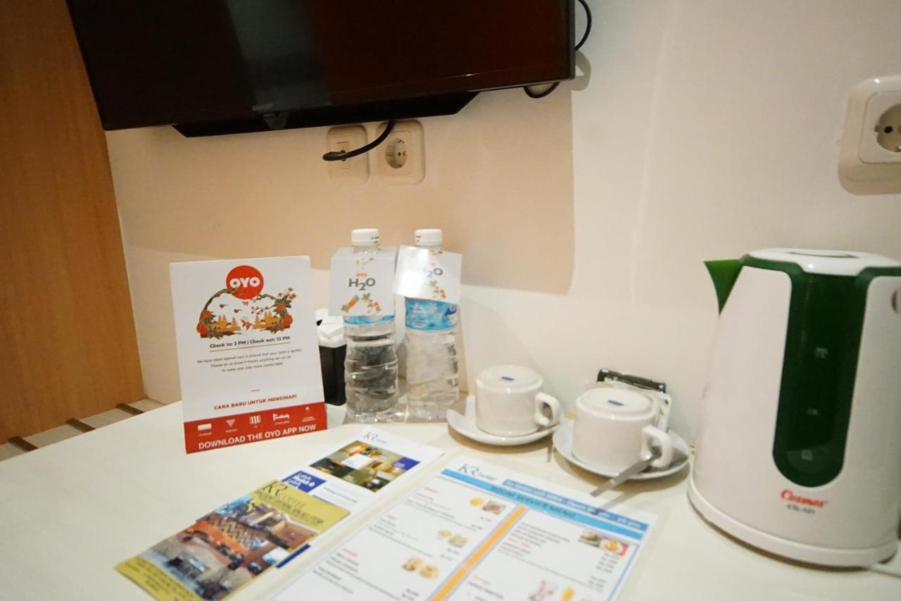 Oyo 344 Kr Hotel Palembang Exterior photo